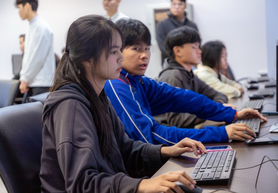 ภาพกิจกรรม  คณะวิทยาศาสตร์และเทคโนโลยี มหาวิทยาลัยราชภัฏกำแพงเพชร จัดกิจกรรมค่ายวิทยาศาสตร์สร้างสรรค์ ปั้นฝันเยาวชน ปีการศึกษา 2568