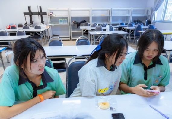 ภาพกิจกรรม  คณะวิทยาศาสตร์และเทคโนโลยี มหาวิทยาลัยราชภัฏกำแพงเพชร จัดกิจกรรมค่ายวิทยาศาสตร์สร้างสรรค์ ปั้นฝันเยาวชน ปีการศึกษา 2568