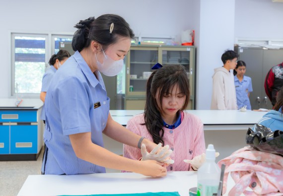 ภาพกิจกรรม  คณะวิทยาศาสตร์และเทคโนโลยี มหาวิทยาลัยราชภัฏกำแพงเพชร จัดกิจกรรมค่ายวิทยาศาสตร์สร้างสรรค์ ปั้นฝันเยาวชน ปีการศึกษา 2568