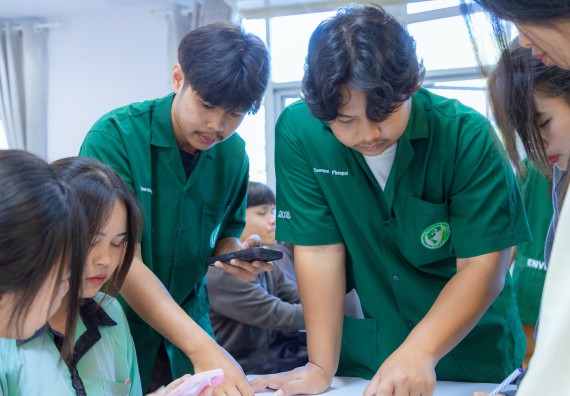 ภาพกิจกรรม  คณะวิทยาศาสตร์และเทคโนโลยี มหาวิทยาลัยราชภัฏกำแพงเพชร จัดกิจกรรมค่ายวิทยาศาสตร์สร้างสรรค์ ปั้นฝันเยาวชน ปีการศึกษา 2568