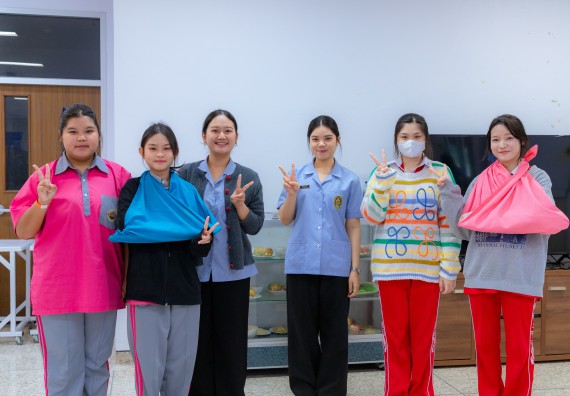 ภาพกิจกรรม  คณะวิทยาศาสตร์และเทคโนโลยี มหาวิทยาลัยราชภัฏกำแพงเพชร จัดกิจกรรมค่ายวิทยาศาสตร์สร้างสรรค์ ปั้นฝันเยาวชน ปีการศึกษา 2568