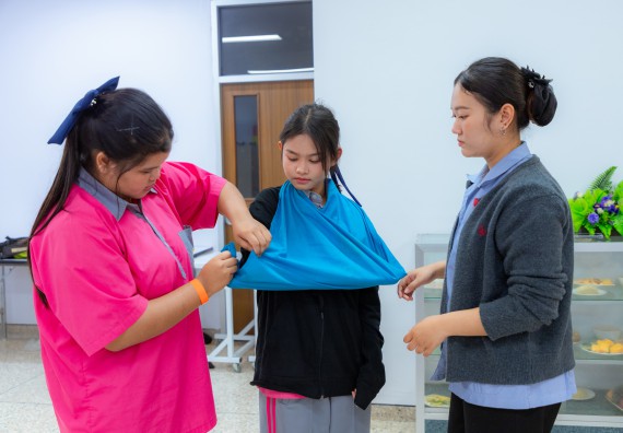 ภาพกิจกรรม  คณะวิทยาศาสตร์และเทคโนโลยี มหาวิทยาลัยราชภัฏกำแพงเพชร จัดกิจกรรมค่ายวิทยาศาสตร์สร้างสรรค์ ปั้นฝันเยาวชน ปีการศึกษา 2568