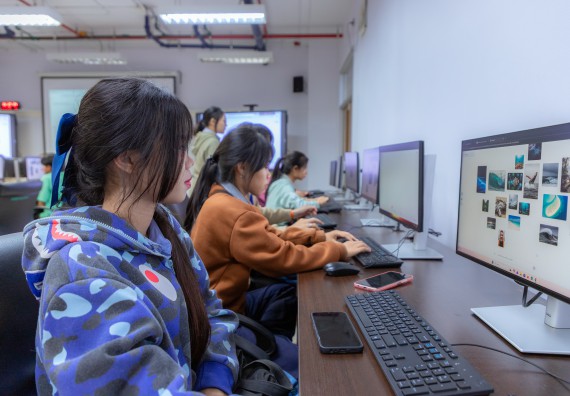 ภาพกิจกรรม  คณะวิทยาศาสตร์และเทคโนโลยี มหาวิทยาลัยราชภัฏกำแพงเพชร จัดกิจกรรมค่ายวิทยาศาสตร์สร้างสรรค์ ปั้นฝันเยาวชน ปีการศึกษา 2568