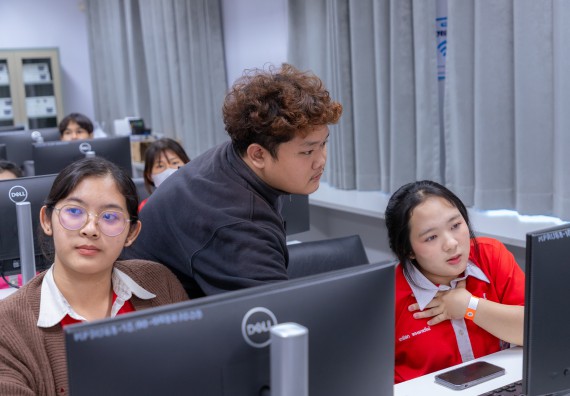 ภาพกิจกรรม  คณะวิทยาศาสตร์และเทคโนโลยี มหาวิทยาลัยราชภัฏกำแพงเพชร จัดกิจกรรมค่ายวิทยาศาสตร์สร้างสรรค์ ปั้นฝันเยาวชน ปีการศึกษา 2568