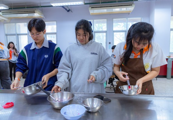 ภาพกิจกรรม  คณะวิทยาศาสตร์และเทคโนโลยี มหาวิทยาลัยราชภัฏกำแพงเพชร จัดกิจกรรมค่ายวิทยาศาสตร์สร้างสรรค์ ปั้นฝันเยาวชน ปีการศึกษา 2568