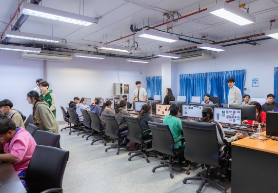 ภาพกิจกรรม  คณะวิทยาศาสตร์และเทคโนโลยี มหาวิทยาลัยราชภัฏกำแพงเพชร จัดกิจกรรมค่ายวิทยาศาสตร์สร้างสรรค์ ปั้นฝันเยาวชน ปีการศึกษา 2568