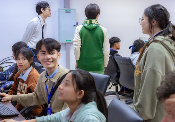 ภาพกิจกรรม  คณะวิทยาศาสตร์และเทคโนโลยี มหาวิทยาลัยราชภัฏกำแพงเพชร จัดกิจกรรมค่ายวิทยาศาสตร์สร้างสรรค์ ปั้นฝันเยาวชน ปีการศึกษา 2568